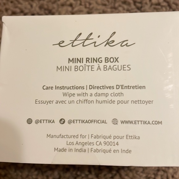 New in Box ettika mini ring box - Picture 5 of 6